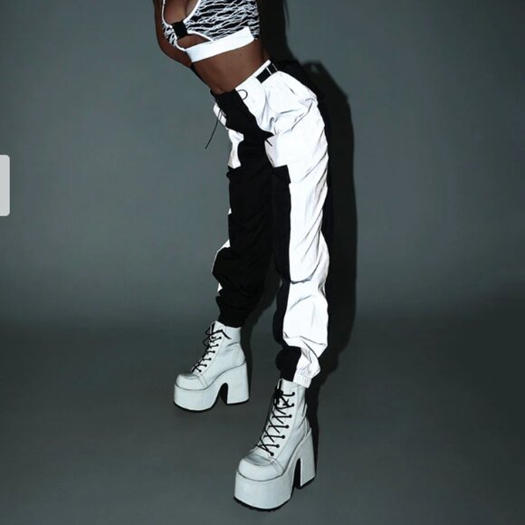 iHeartRaves Reflective Cargo Joggers - Picture 4 of 7